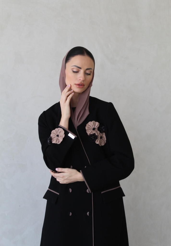 Black beige mix flowers