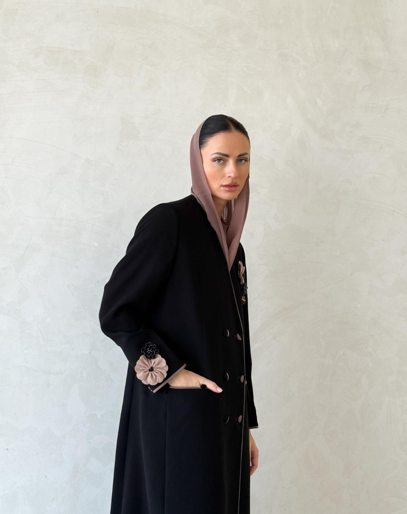 Black beige mix flowers