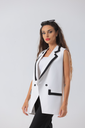 Sleeveless Border Blazer